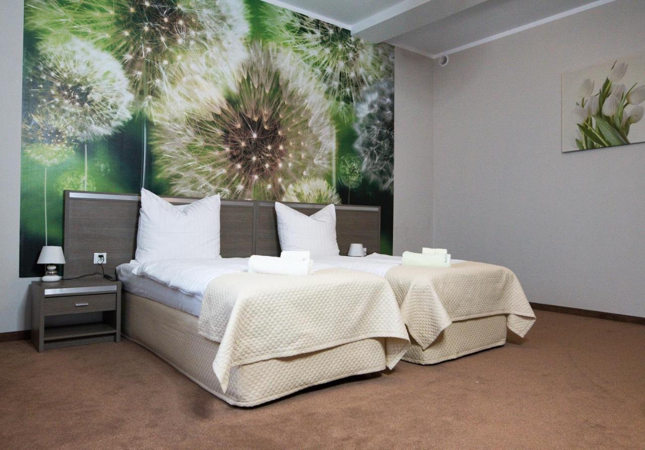 Magnolia Hotel&Restauracja ヤボル エクステリア 写真