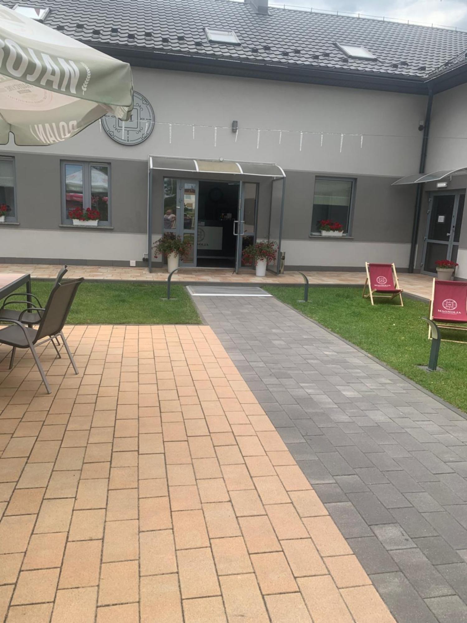 Magnolia Hotel&Restauracja ヤボル エクステリア 写真